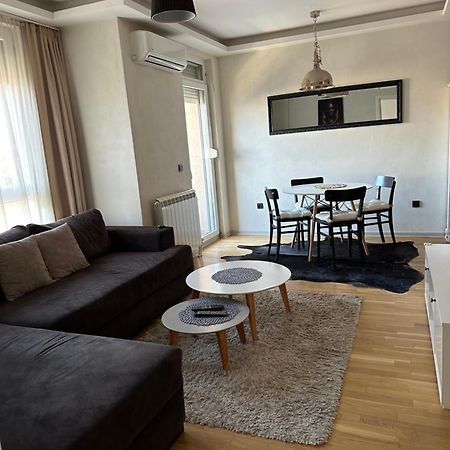 Apartman Dm Belgrado Exterior foto
